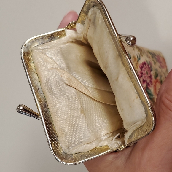 Vintage tapestry needlepoint cigarette eyeglass holder - Picture 8 of 8